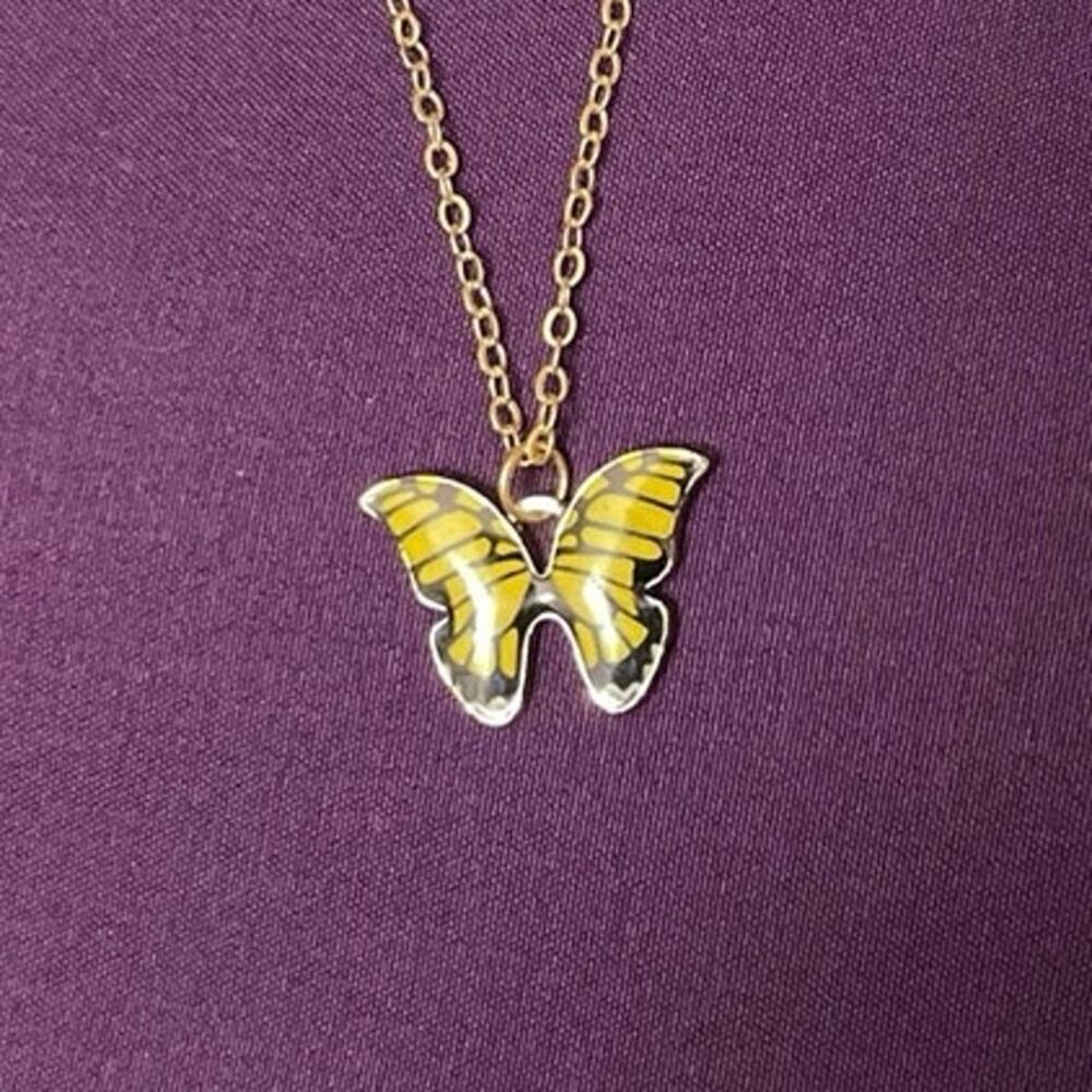 NWOT Girls Yellow and Black Multi-colored Butterfly Pendant Necklace with Chain